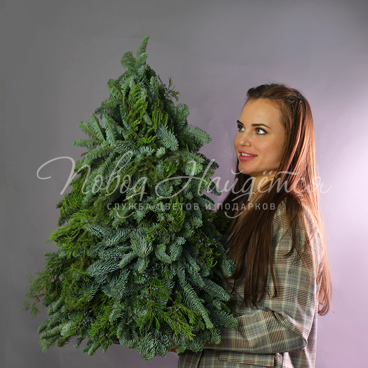 Елки декоративные украшенные Лесная красавица