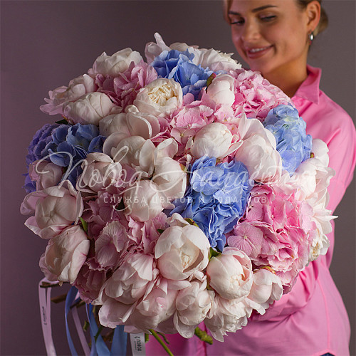 ПИОНЫ Русская красавица