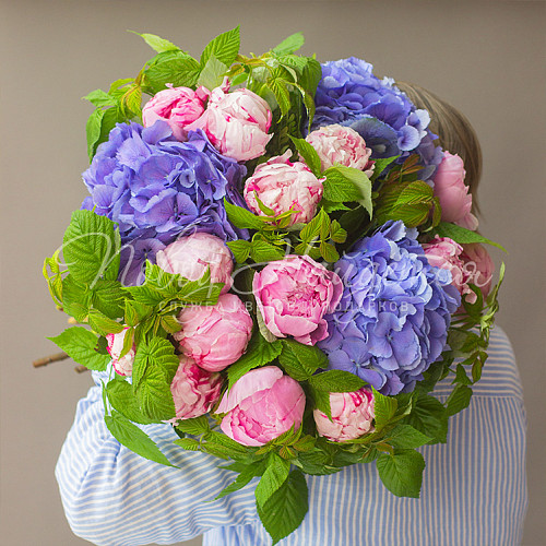 Дизайнерские букеты Садовая поляна