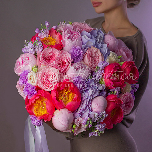 Дизайнерские букеты Цветочная карусель