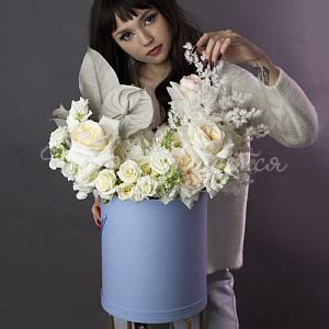 Цветы в шляпной коробке Раффаэлло