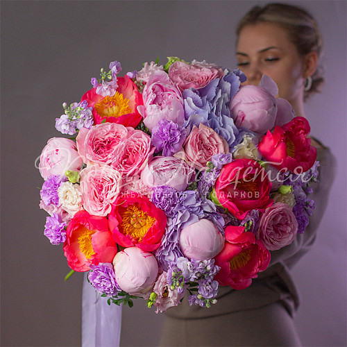 Дизайнерские букеты Цветочная карусель