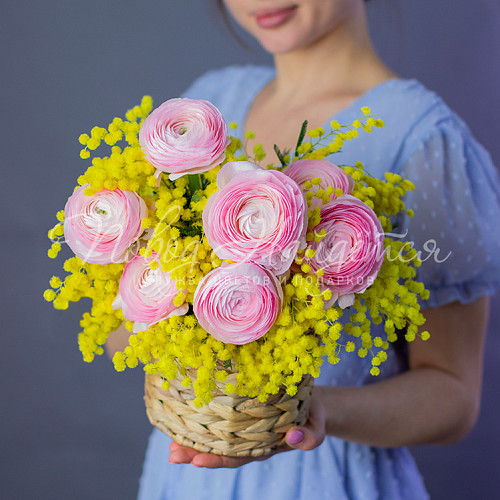 Букеты с РАНУНКУЛЮСАМИ Первые ласточки